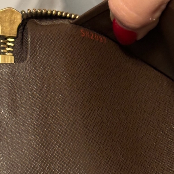 Louis Vuitton wallet - Picture 11 of 12